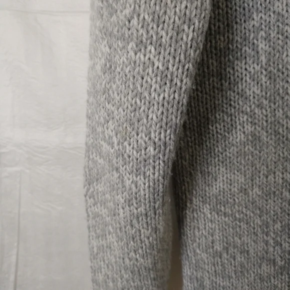 Amnesia Knit Sweater - Picture 7 of 11